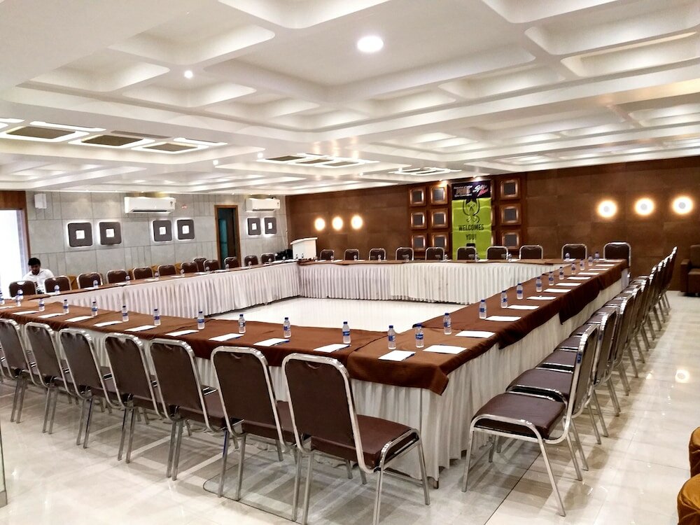 Фото Hotel Caravan