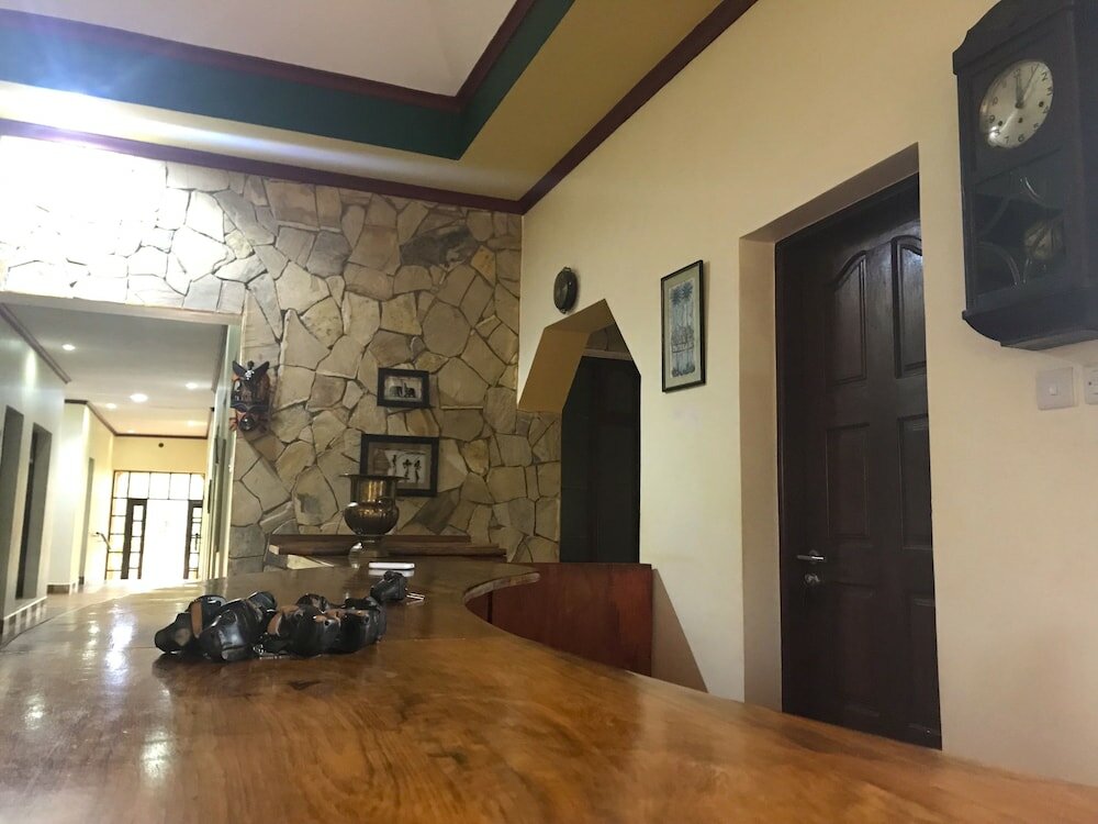 Фото Enyati Lodge