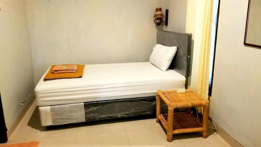 Фото Suwardika Homestay and Dormitory - Hostel