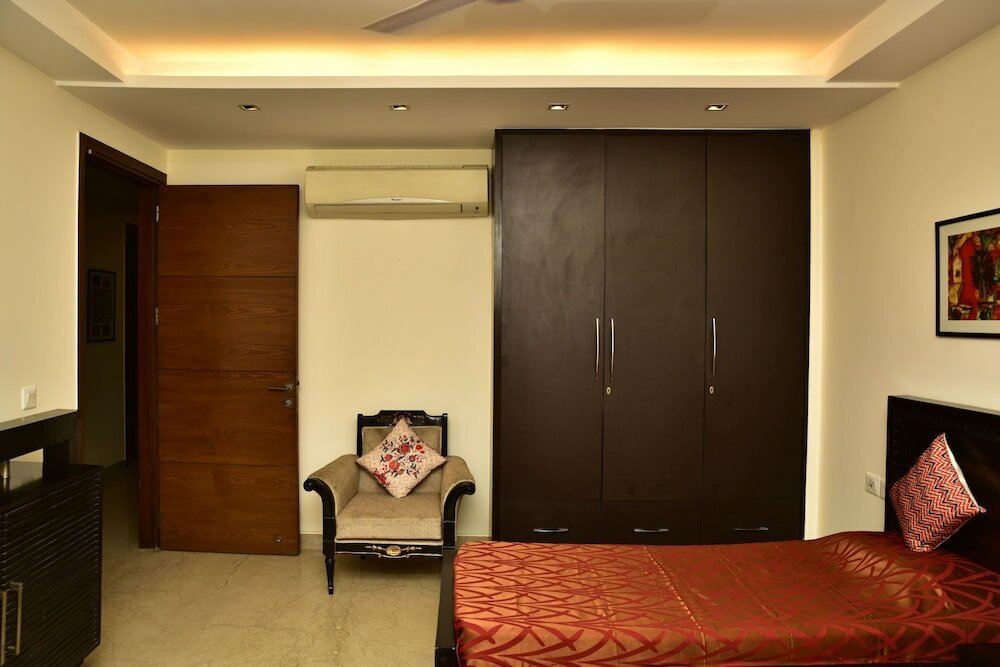 Фото Woodpecker Service Apartments Green Park