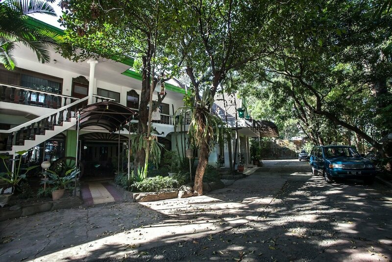 Гостиница RedDoorz near Balai Kota Malang в Маланге