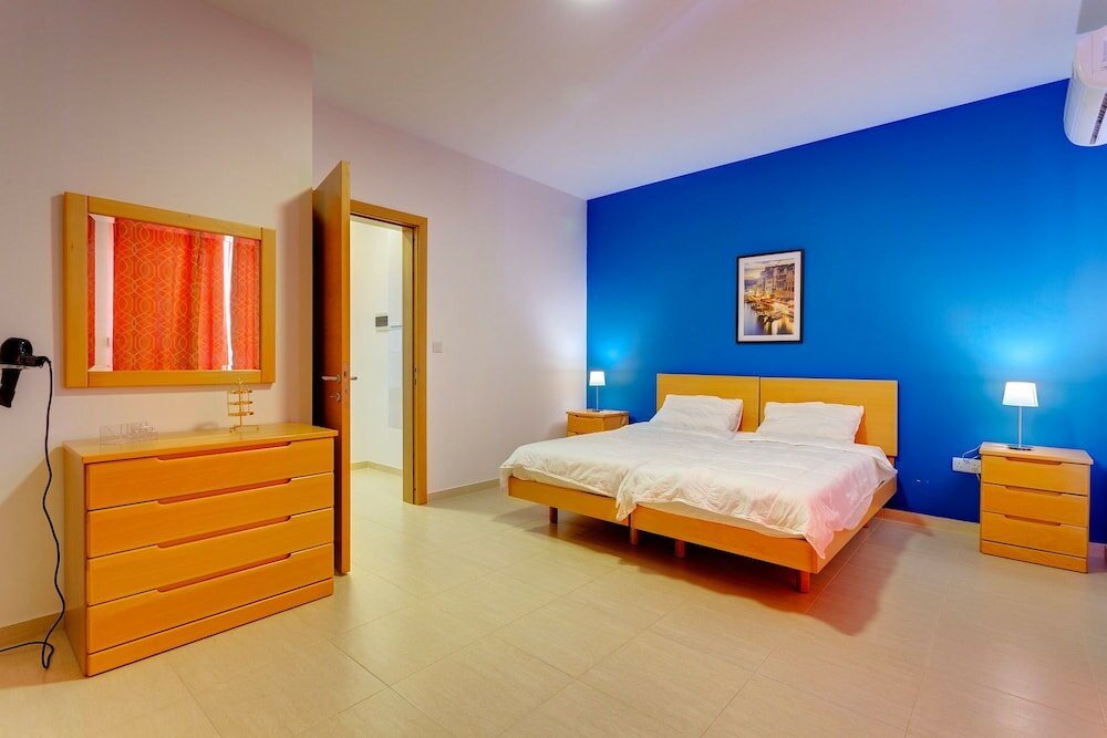 Фото Cosy 1 Bedroom Sliema Apartment, Best Location