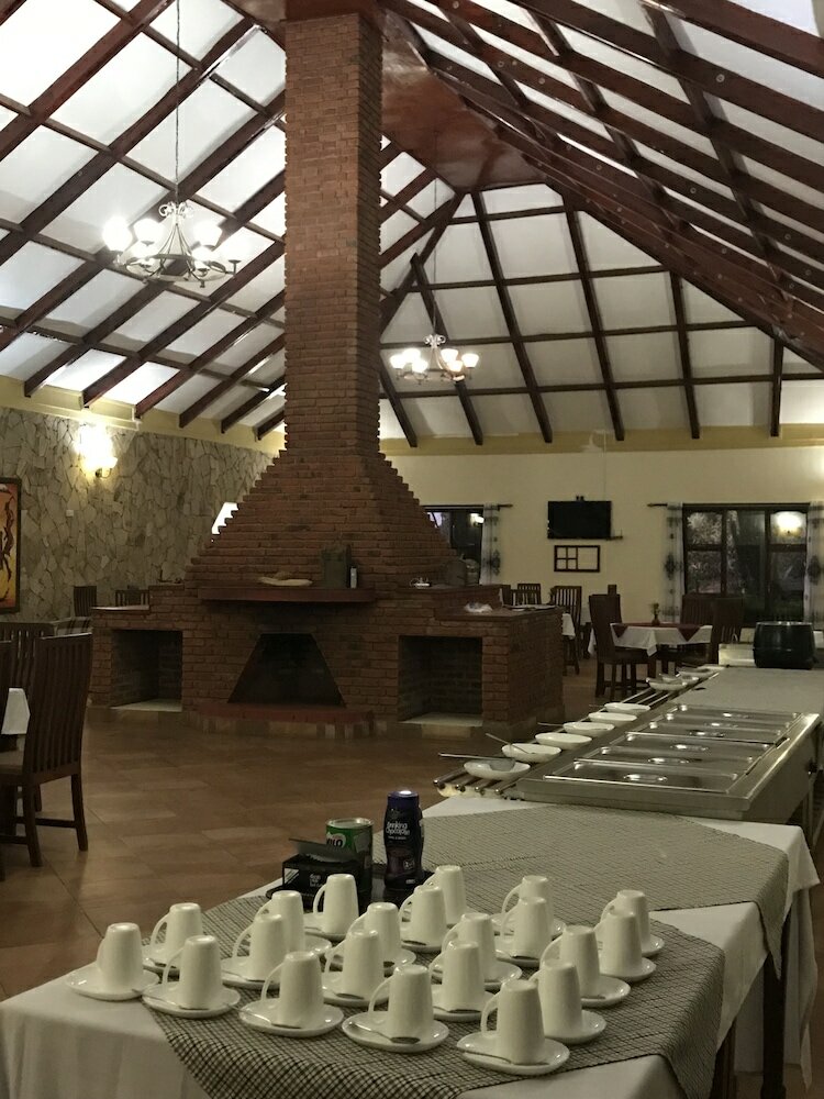 Фото Enyati Lodge