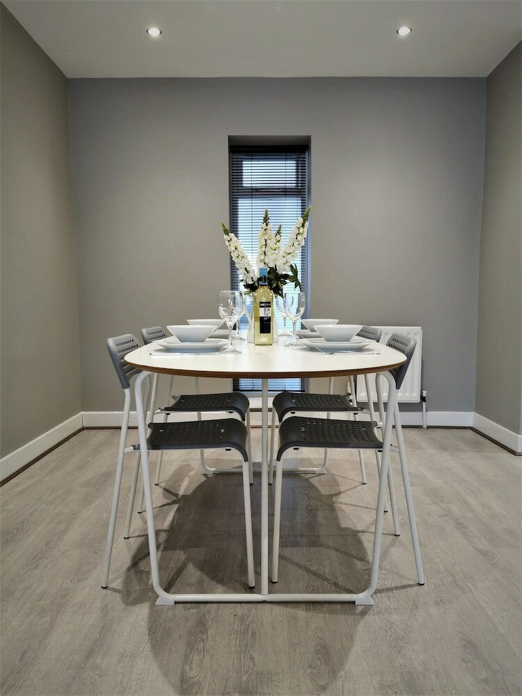 Фото Travelodge Belfast Central