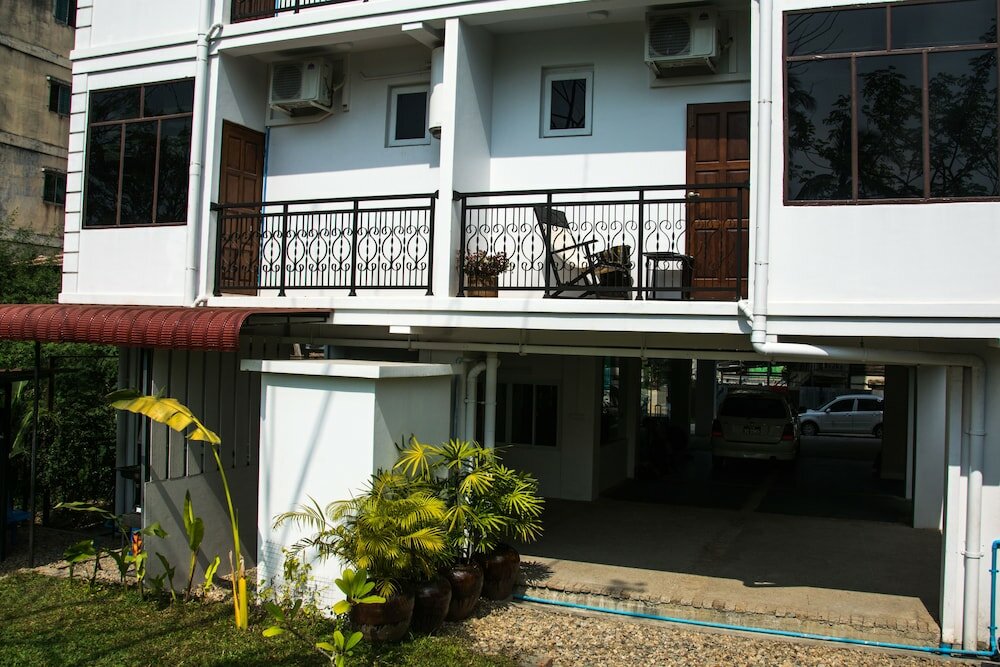 Фото Woodside Inn & Serviced Apartments