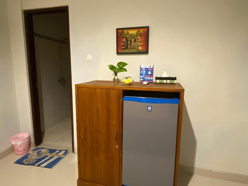 Фото Suwardika Homestay and Dormitory - Hostel