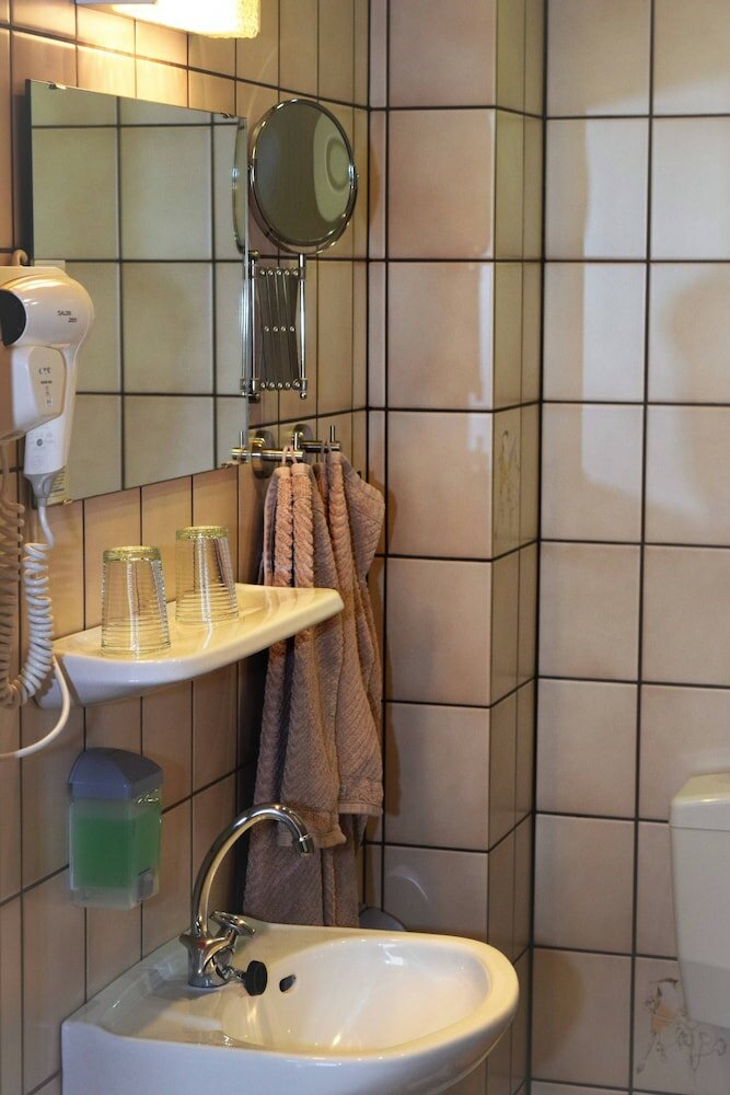 Фото Hotel Stockumer Hof