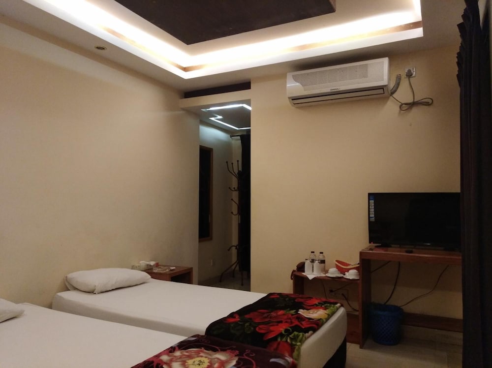 Фото Bottomhill Palace Hotel