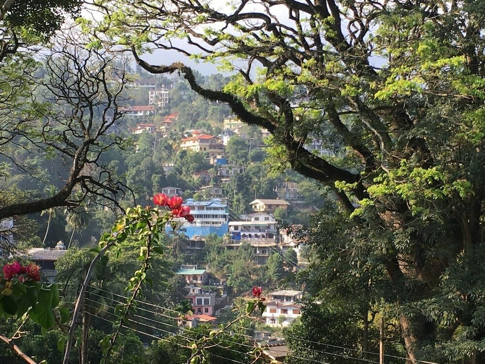 Фото Lake Corner Inn