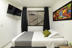 Гостиница Hostal Porton Del Estadio