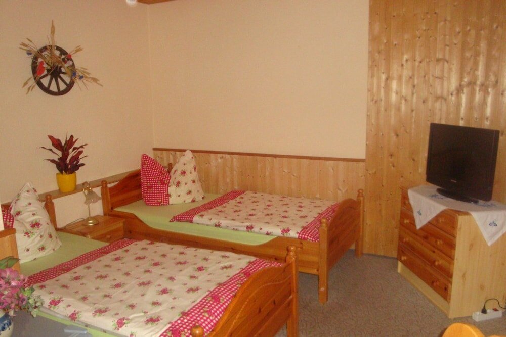 Фото Pension Zum Bauernstübl