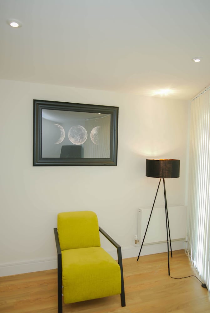 Фото Executive 2 Bed Apartment