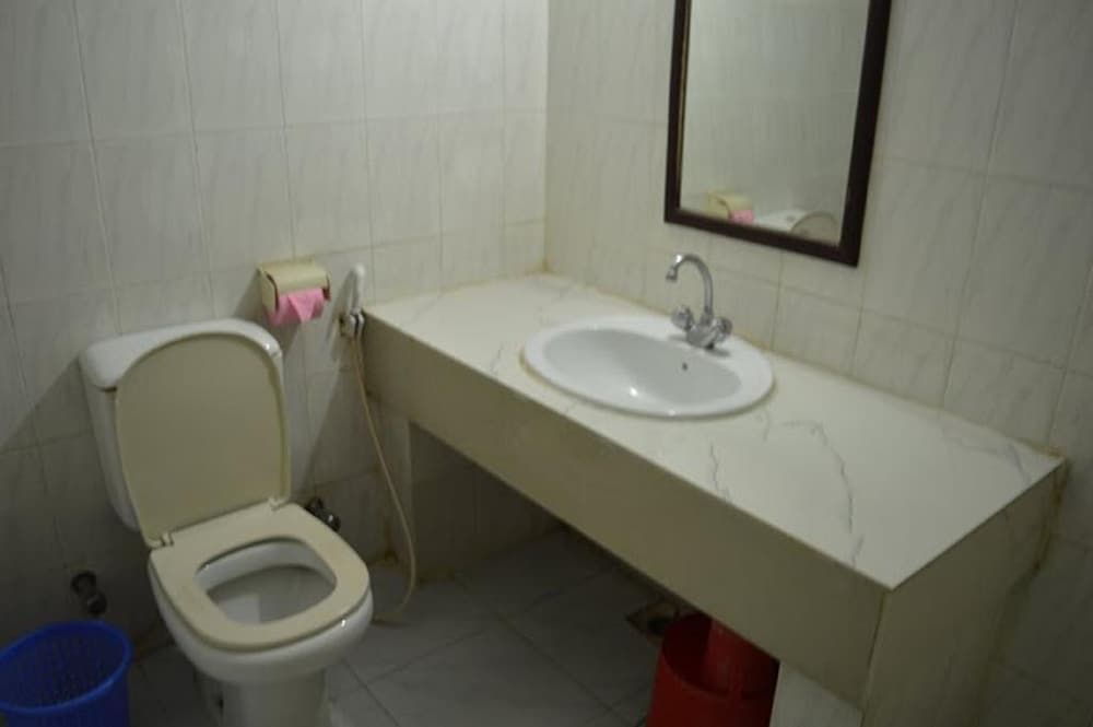 Фото Bottomhill Palace Hotel