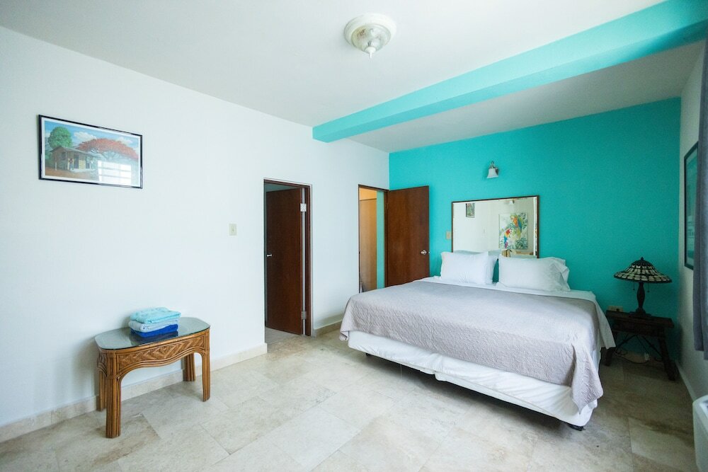 Фото La Esmeralda PR