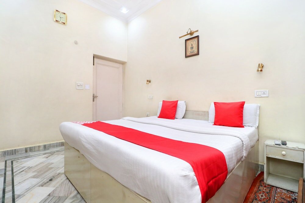 Фото Oyo 24073 Hotel Hari Darshan