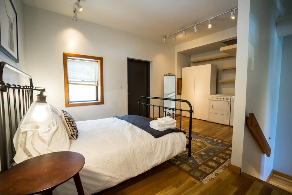 Фото Modern Lohi Loft in Historic Building