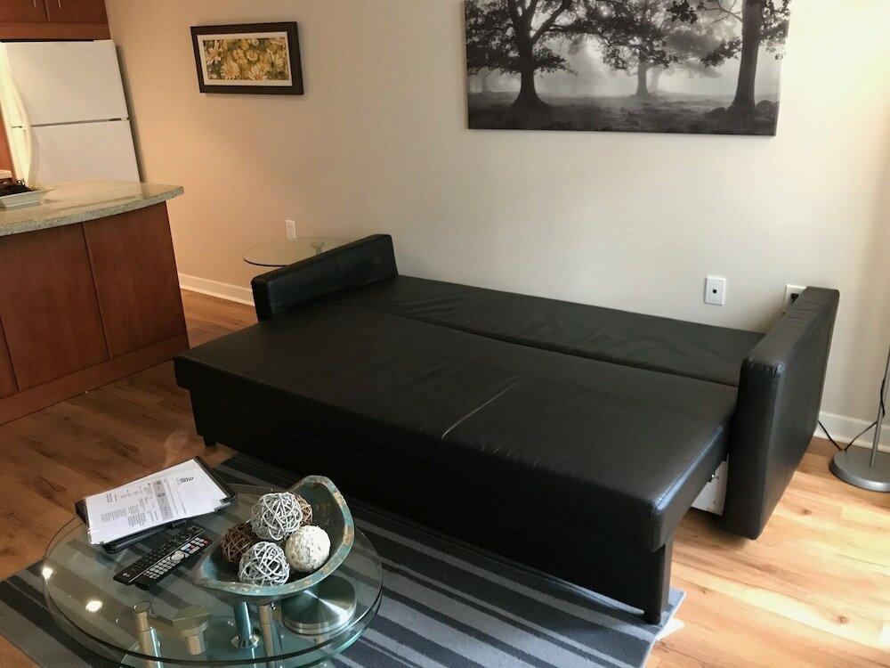 Фото Atlas Suites on Yonge & Bloor