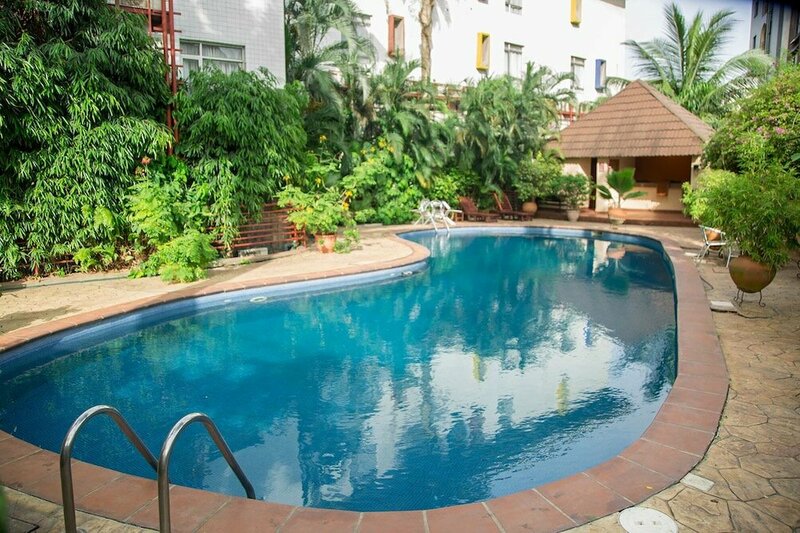 Гостиница La Cour Hotel Apartments в Лагосе