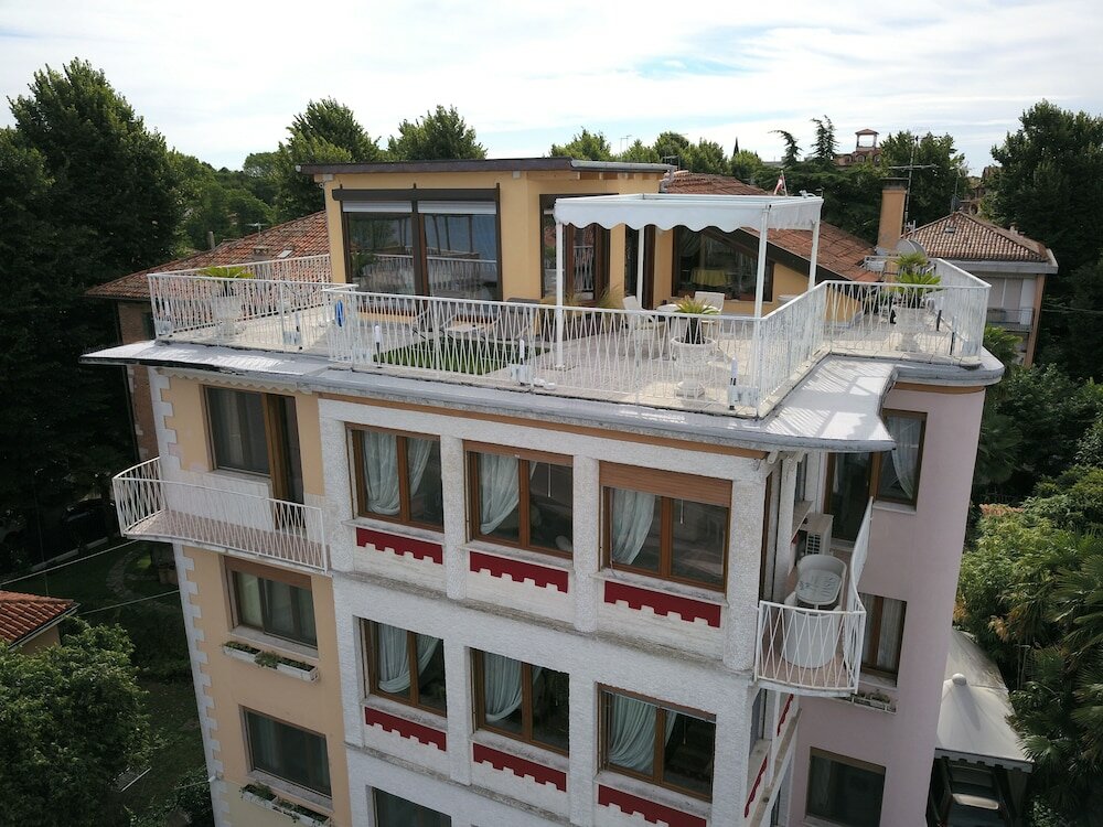 Фото Oasis Golden Lagoon Chalet