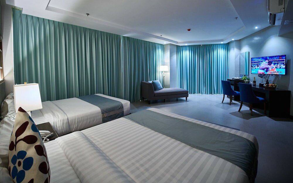 Фото J7 Plaza Hotel