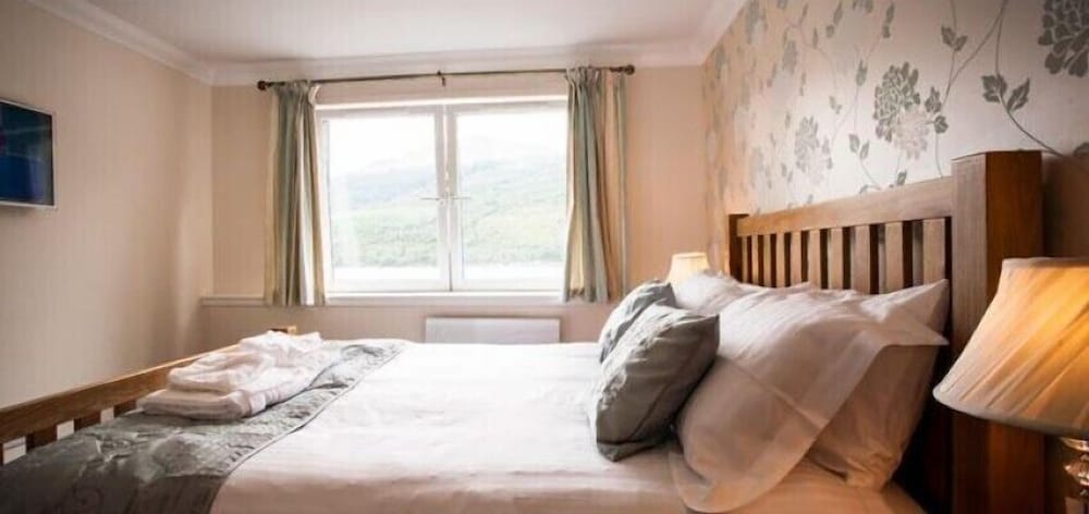 Фото Lochside Guest House