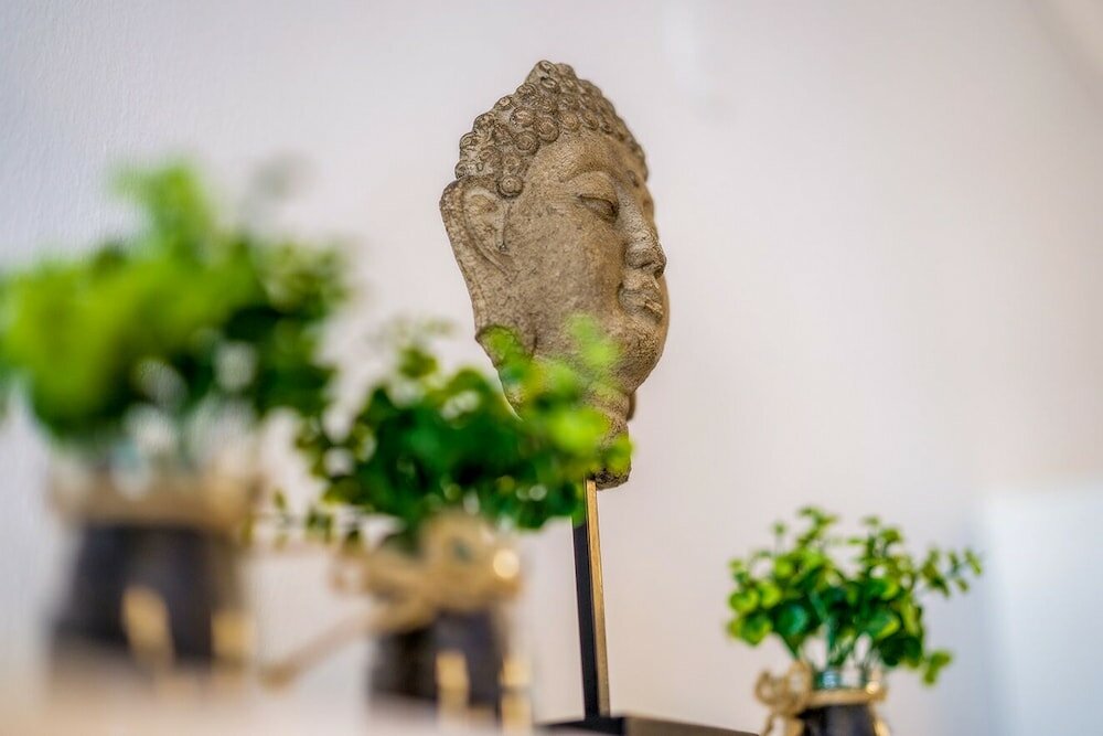 Фото Corona Deluxe Apt Must