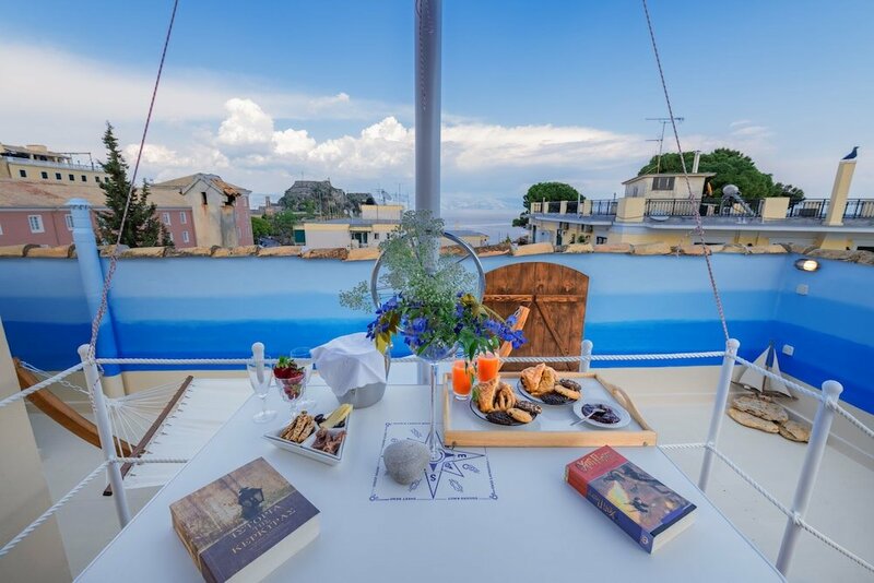 Гостиница Gregos Rooftop Suite Sea View & Parking