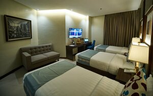 Гостиница J7 Plaza Hotel