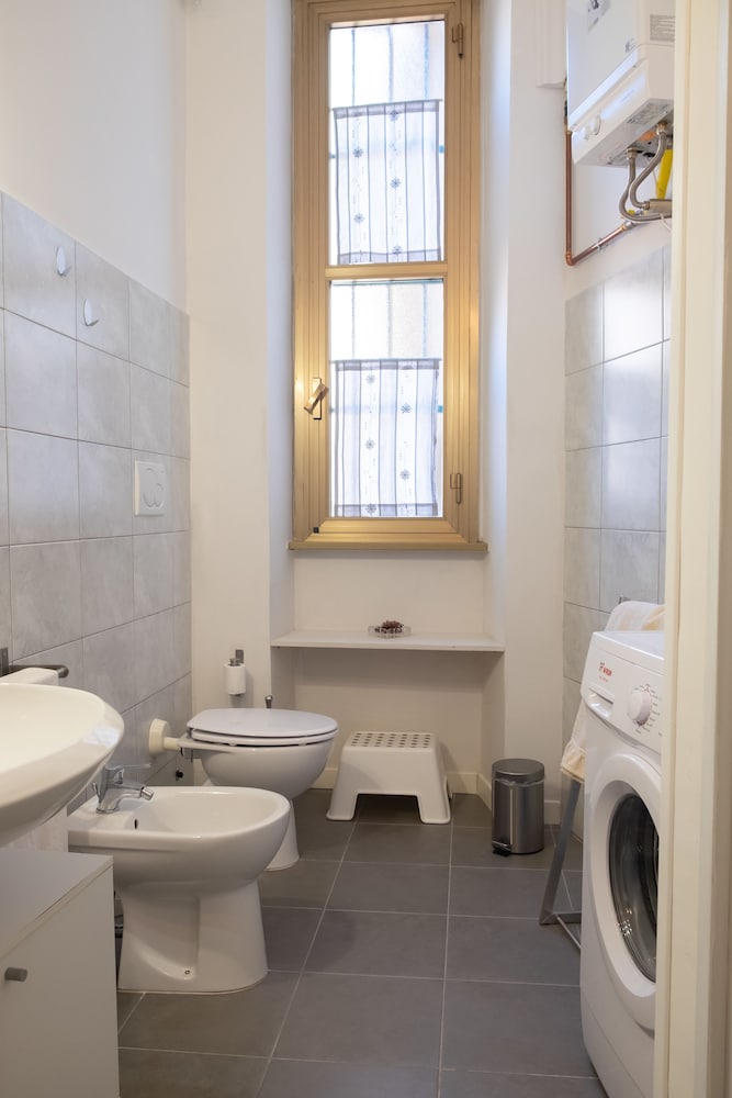 Фото Roma - VIA la Spezia 70