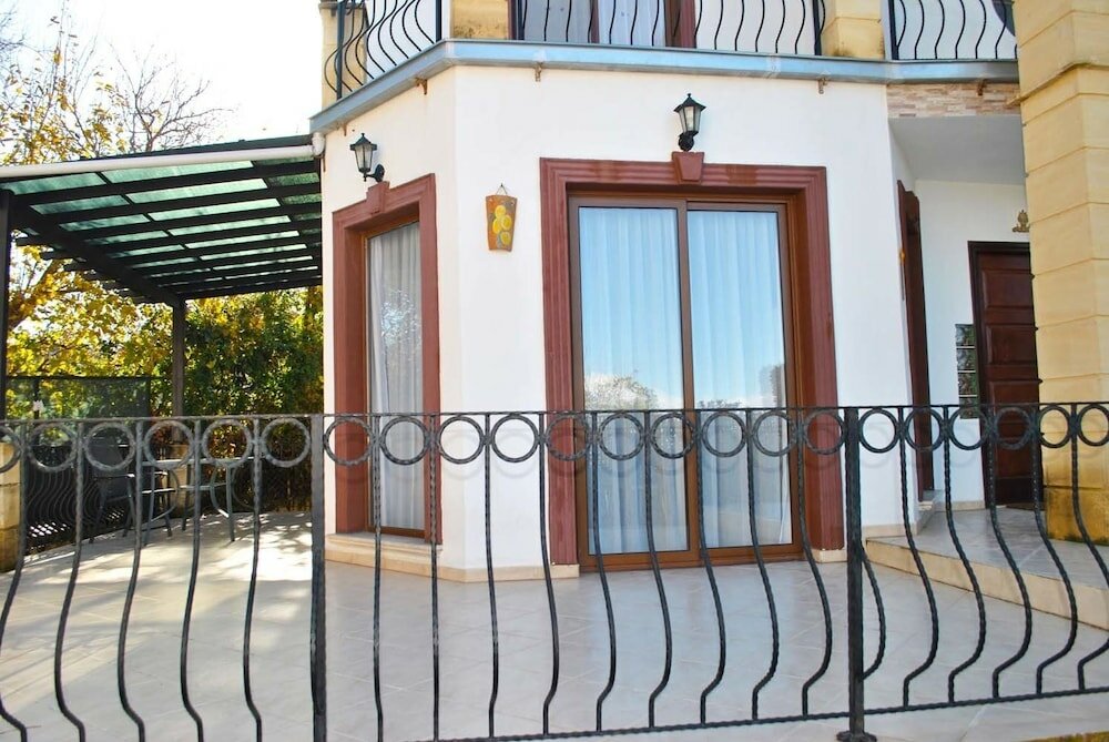 Фото Villa Brooklands by Amy Villas