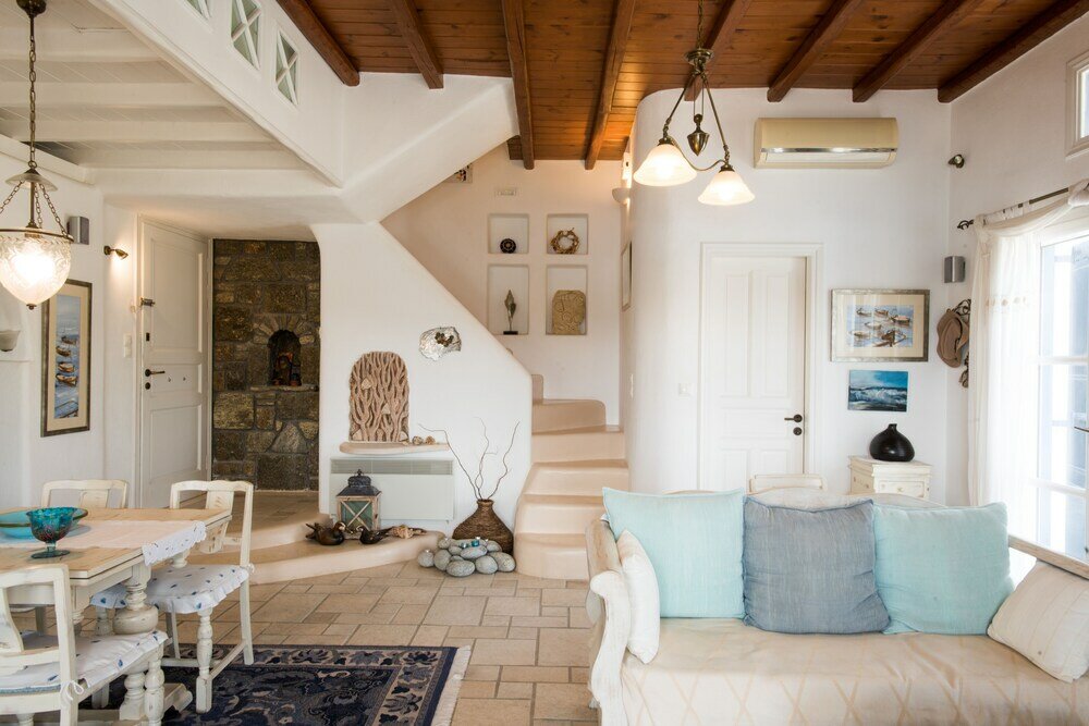 Фото Anemoessa House