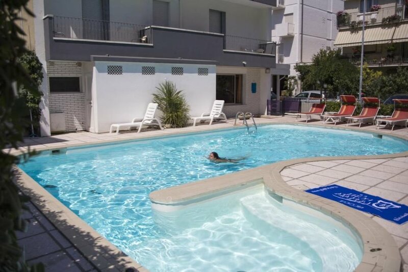 Гостиница Hotel La Plata в Риччоне
