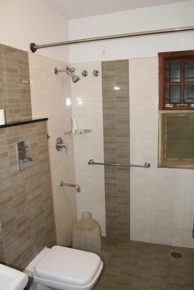 Фото Zions Hotel