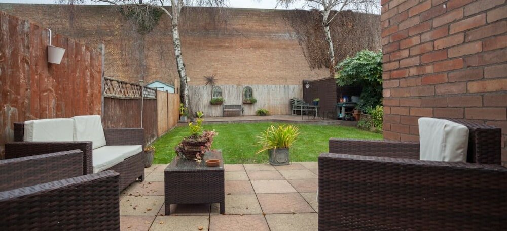 Фото Goldcrest House