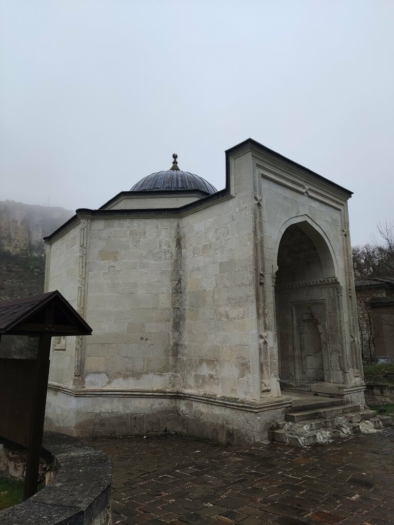 معلم جذب سياحي Мавзолей-дюрбе основателя Крымского ханства Девлет Хаджи Герая ، ، صورة