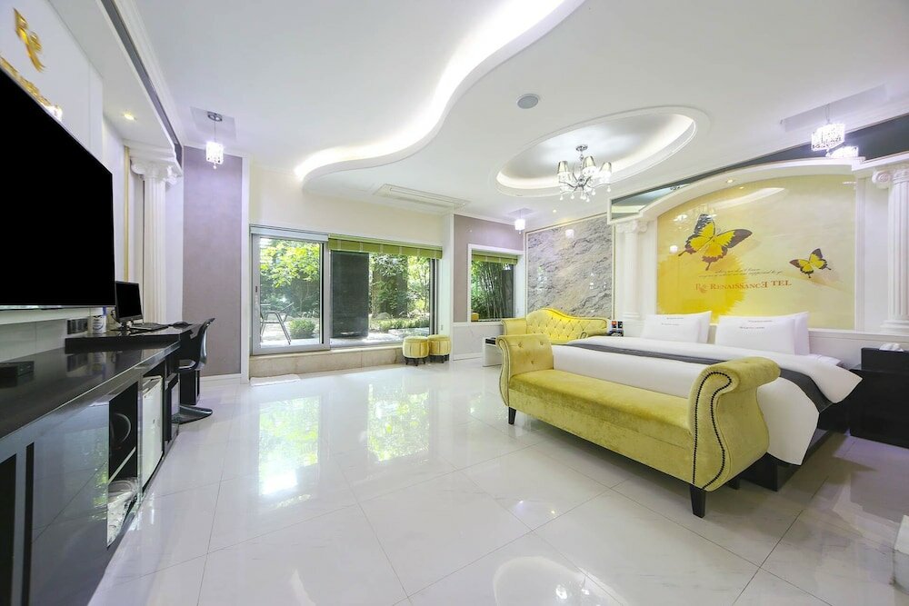 Фото Renaissance Hotel