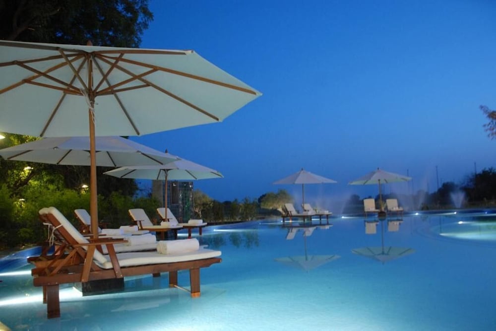 Фото Gulmohar Greens - Golf & Country Club