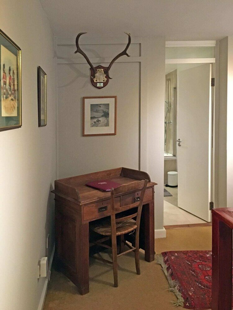 Фото Bright, Spacious 2 Bedroom Apartment in Stockbridge