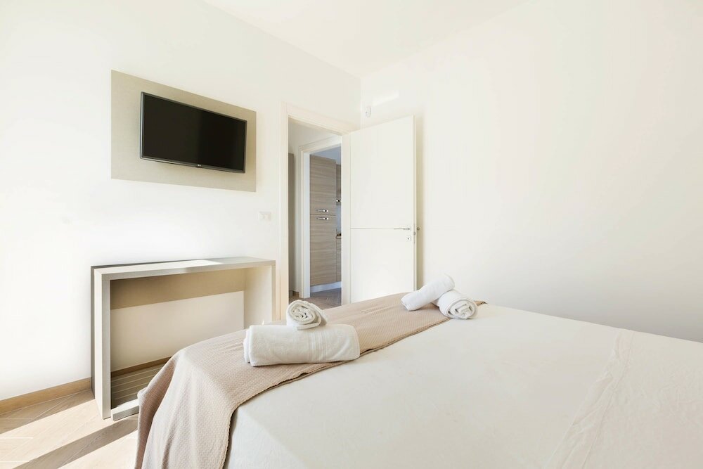 Фото Absolute Suite Apartments