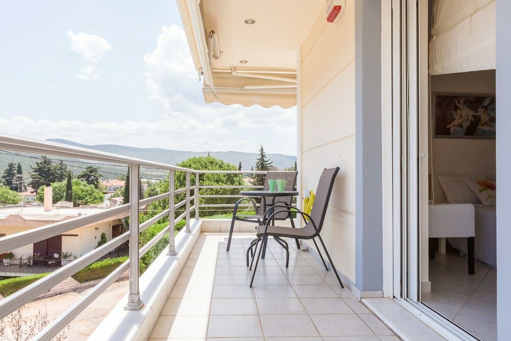 Фото Bright & Spacious two-floor Family Garden Home