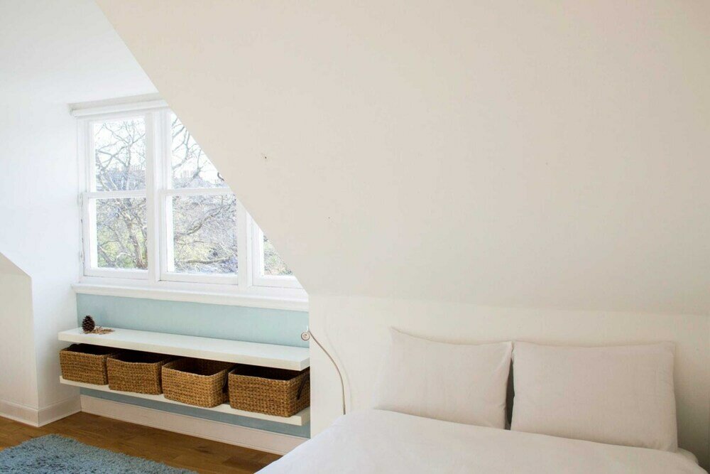 Фото Stylish Four Bedroom Stockbridge Home