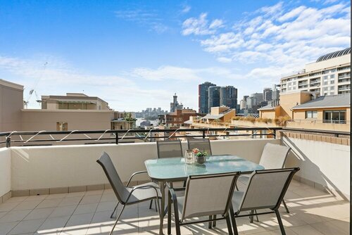 Гостиница Darling Harbour Penthouse Views & Hot Tub в Сиднее