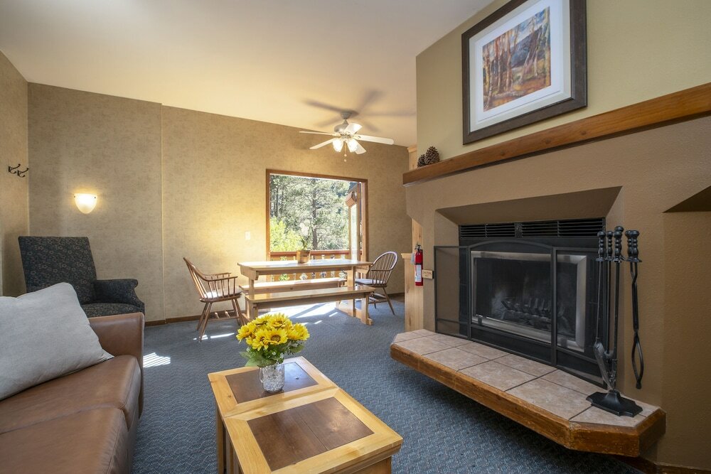 Фото GetAways at Olympic Village Inn