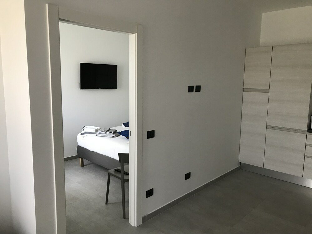 Фото Feel at Home Apartments & Rooms