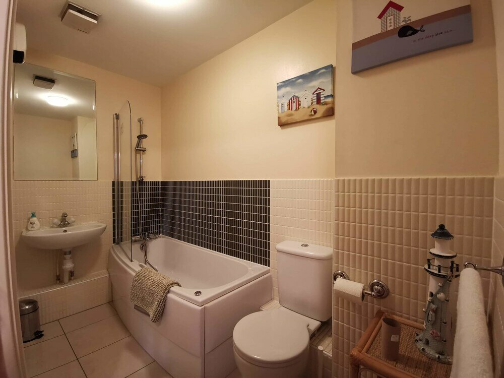 Фото 3 Bed Apartment - Mermaid Quay