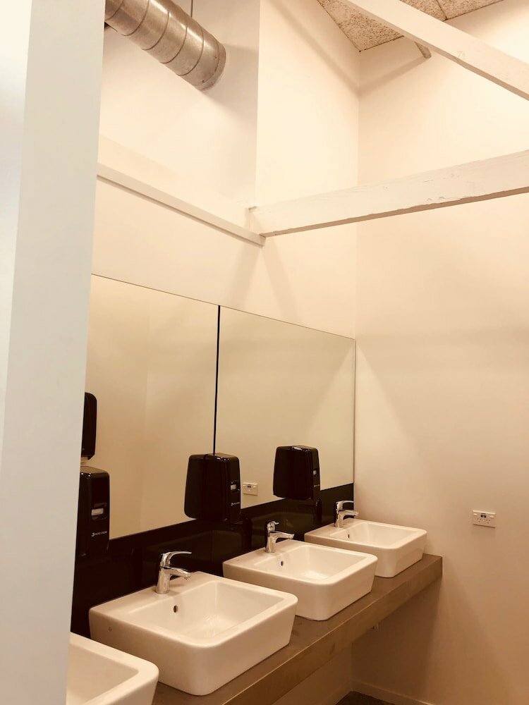 Фото Tmacs Backpackers