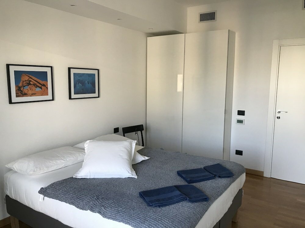 Фото Feel at Home Apartments & Rooms