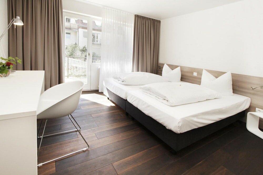 Фото Hotel Schwarzwälder Hof