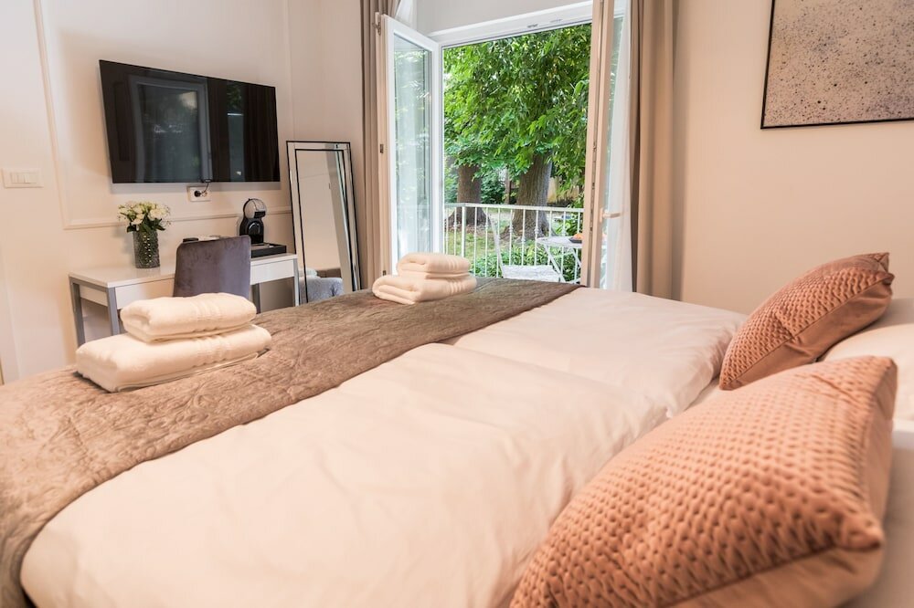 Фото Luxury Rooms With Balcony