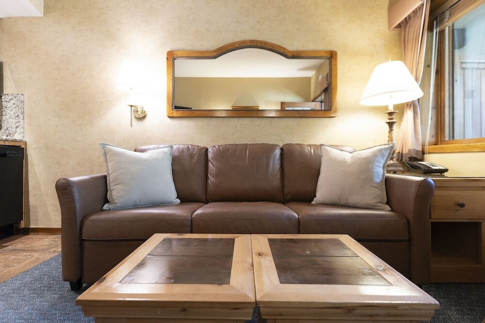 Фото GetAways at Olympic Village Inn